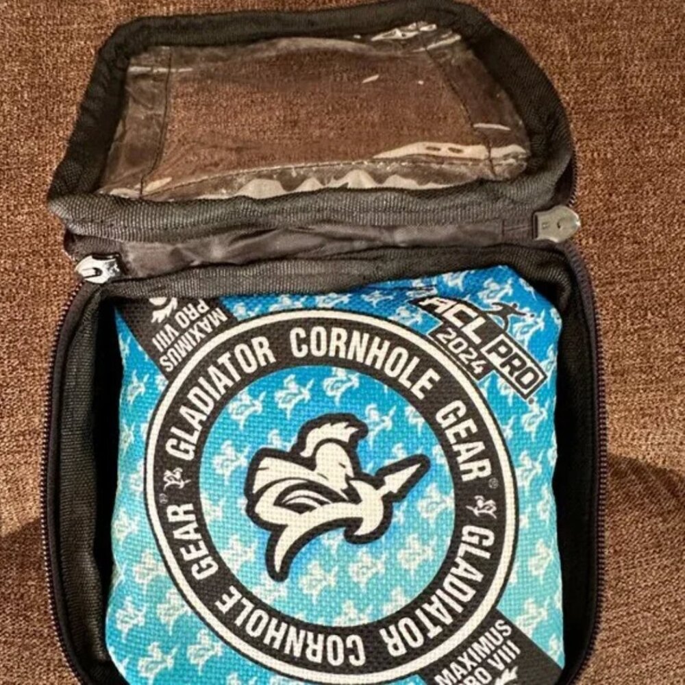Gladiator Cornhole Gear 2024 Maximus Pro Bags (4) & Sidekick carrying case - Picture 3 of 4